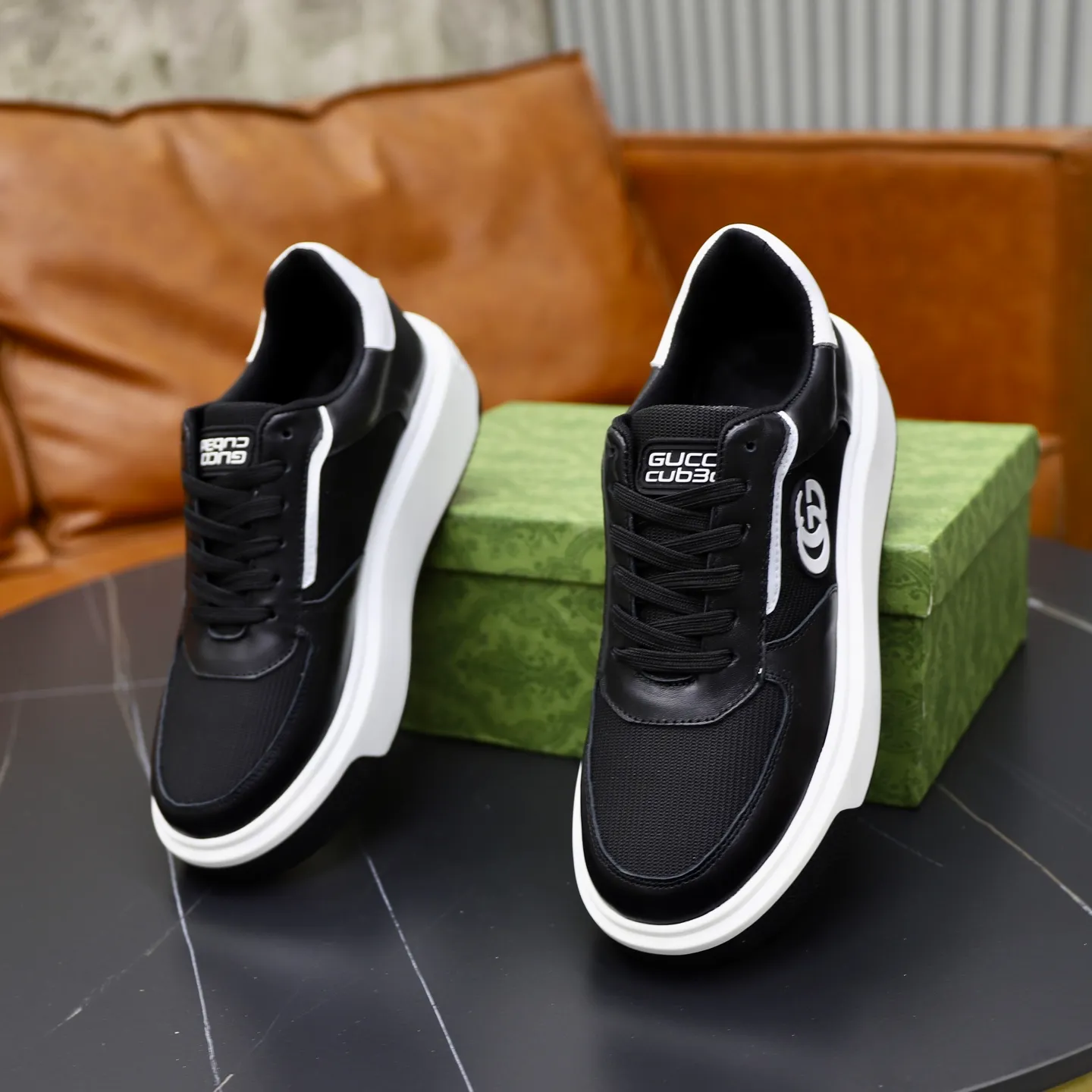 Ex-factory price: 462💰🙅‍♂️🙅‍♂️🙅‍♂️ Brand: GUCCI Standard code: 38-44 (45 customized) Grade: Same as the official website Material: Original material splicing Comfortable and breathable lining Lightweight and wear-resistant sports outsole Style category: Men's fashionable casual shoes Running sneakers Distinguished luxury brand elements Top luxury Color: actual picture color